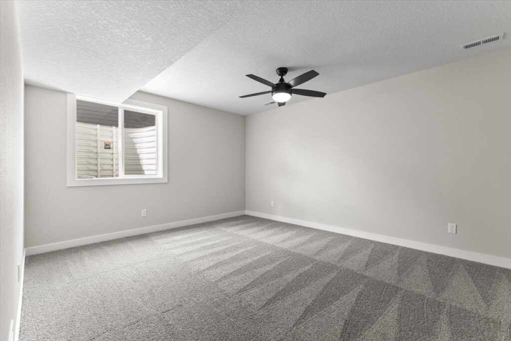 1632 20th AVE SE room
