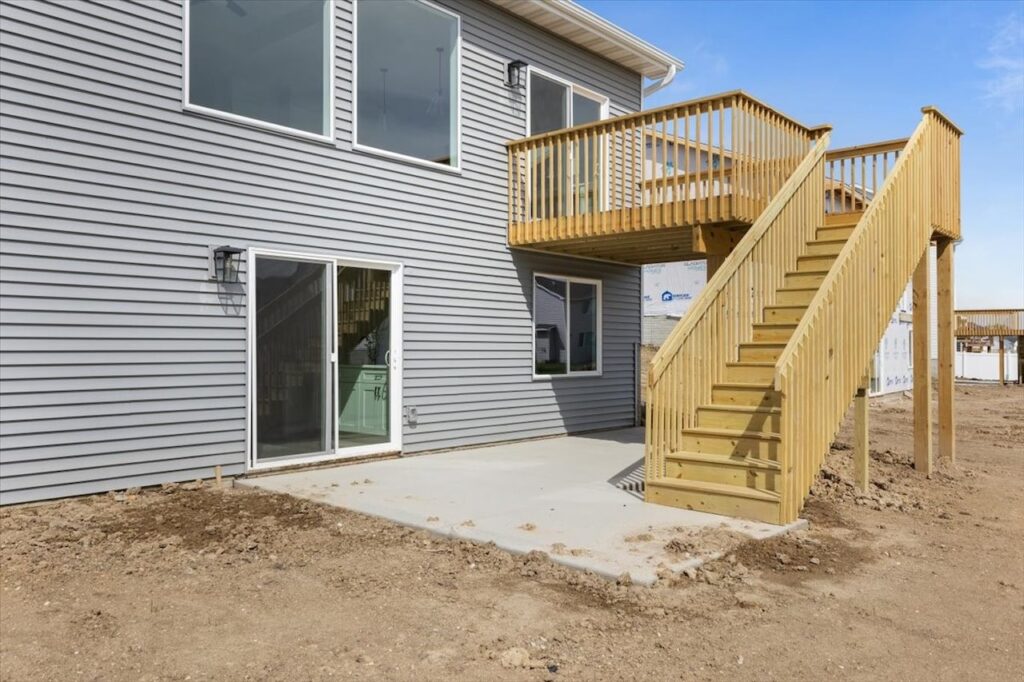 575 NW Prairie Rose Ln in Waukee, IA back stair view