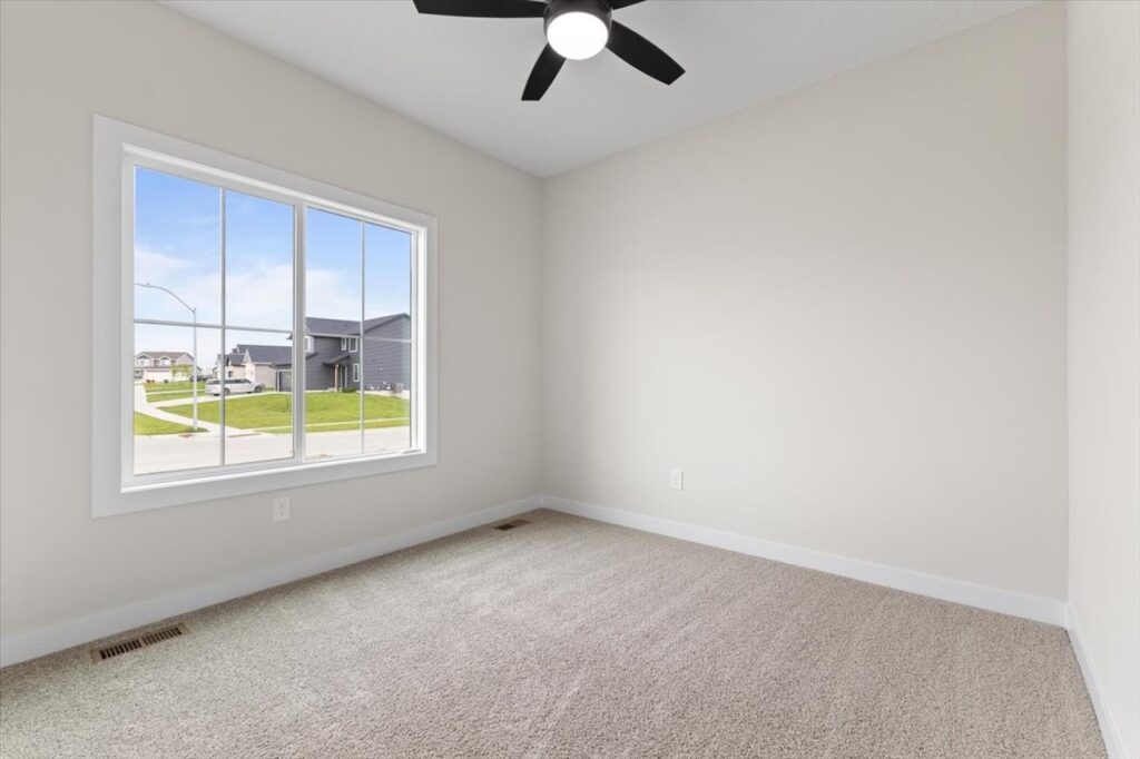 575 NW Prairie Rose Ln in Waukee, IA bed room views