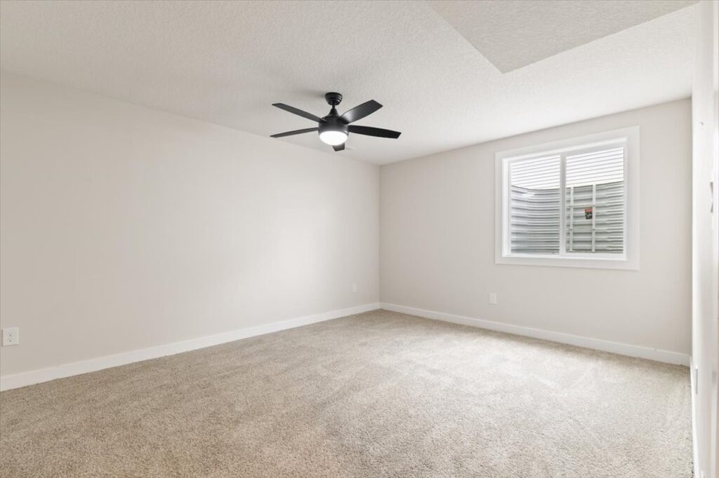 625 NW Georgetown Dr in Waukee, IA Bedroom views