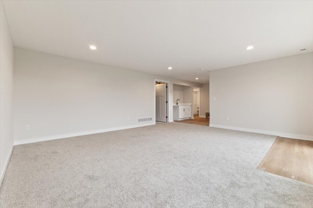 625 NW Georgetown Dr in Waukee, IA basement area