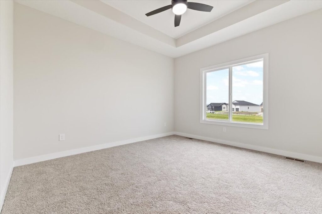 625 NW Georgetown Dr in Waukee, IA bedroom space
