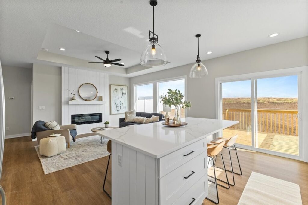 304 S Valley View Dr Norwalk IA