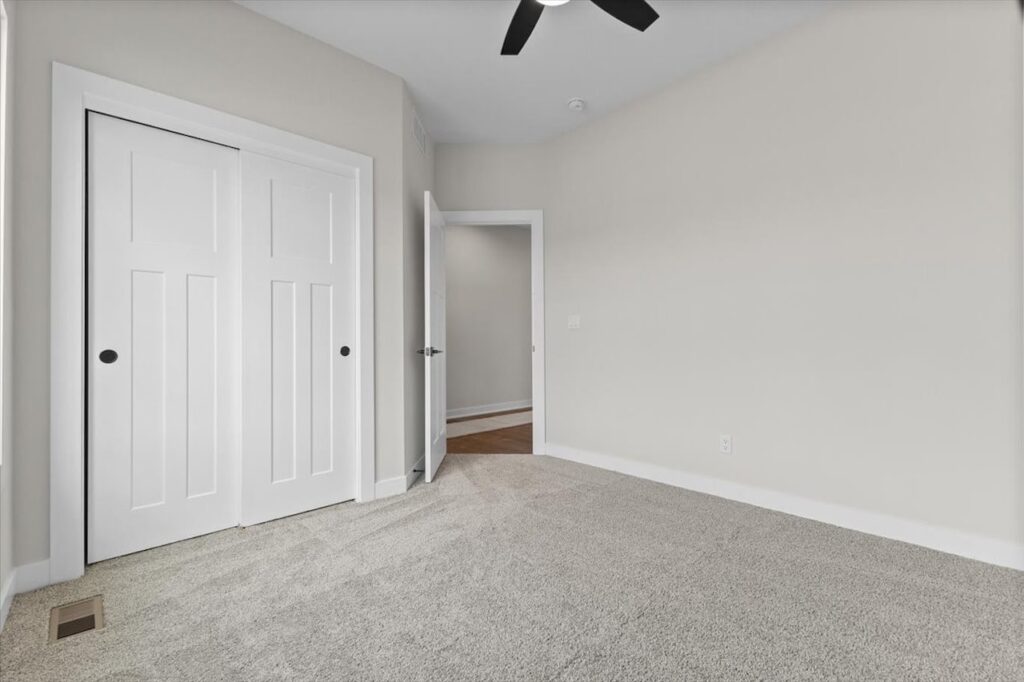 304 S Valley View Dr Norwalk IA