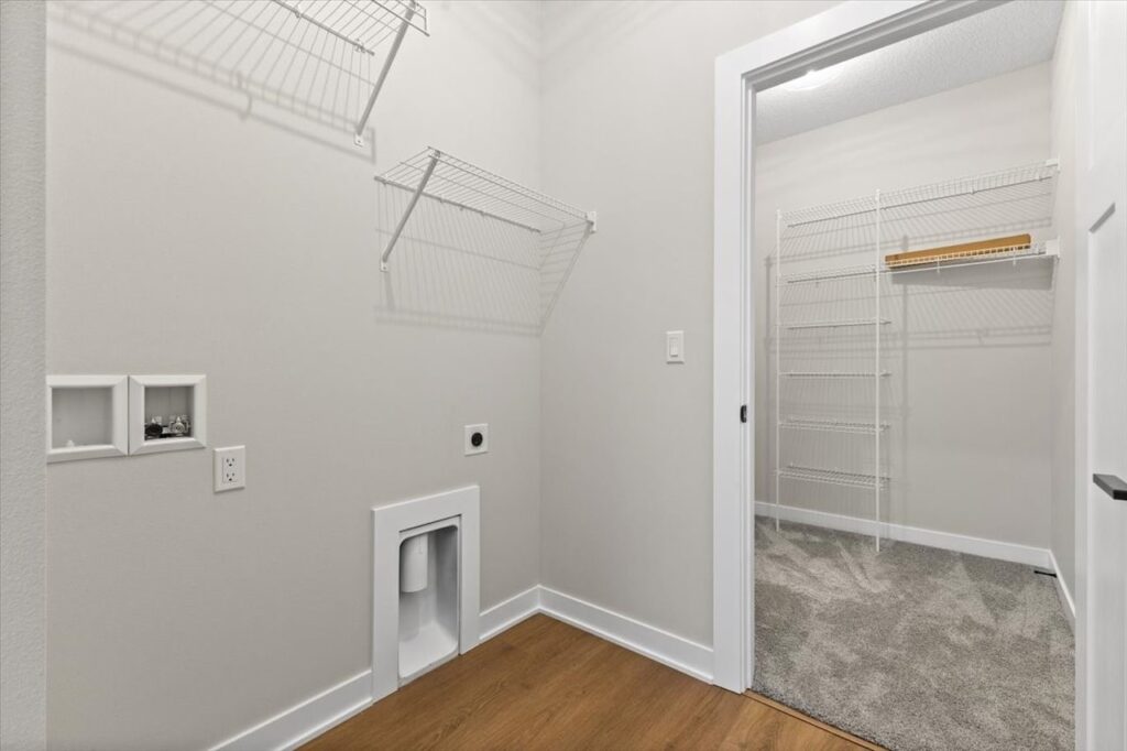 304 S Valley View Dr Norwalk IA