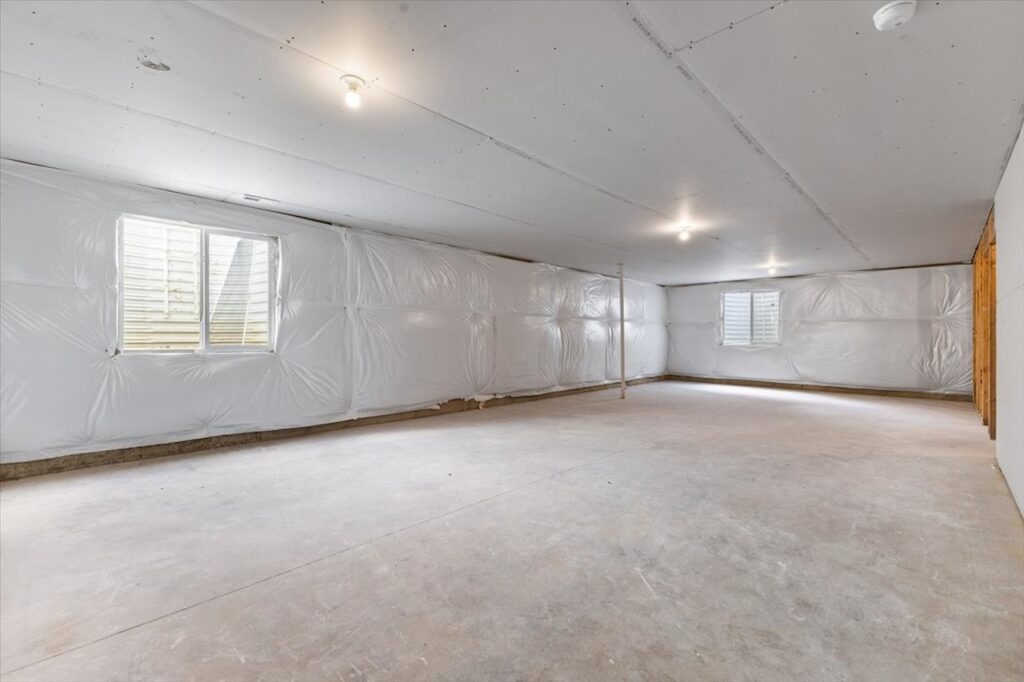 304 S Valley View Dr Norwalk IA