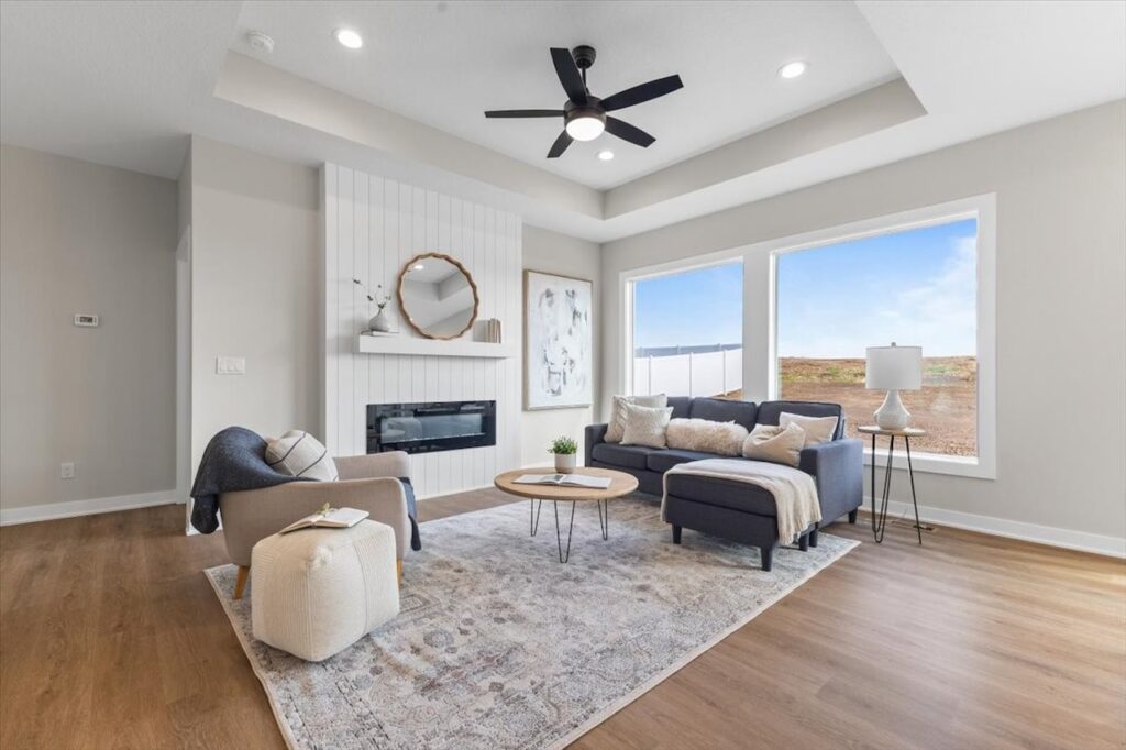 304 S Valley View Dr Norwalk IA