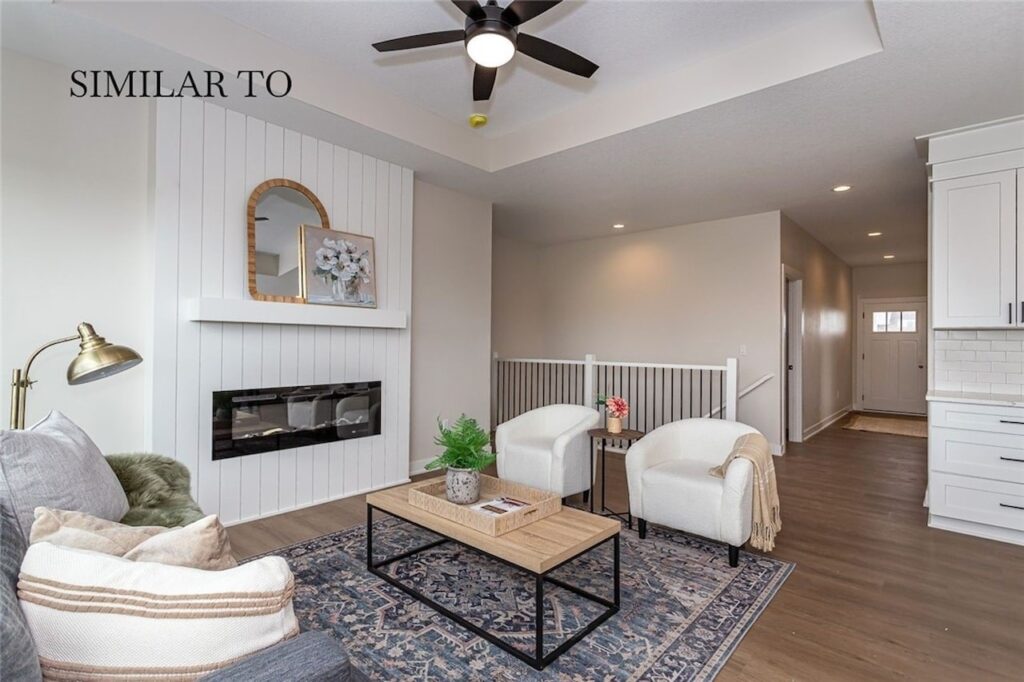 304 S Valley view Dr, Norwalk, IA
