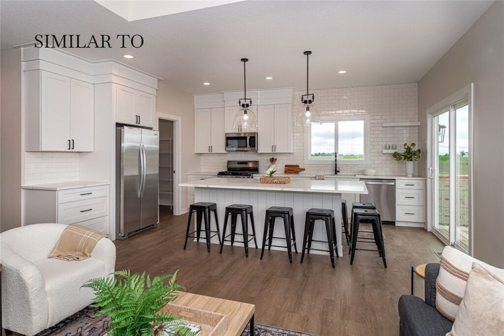 304 S Valley view Dr, Norwalk, IA kitchen