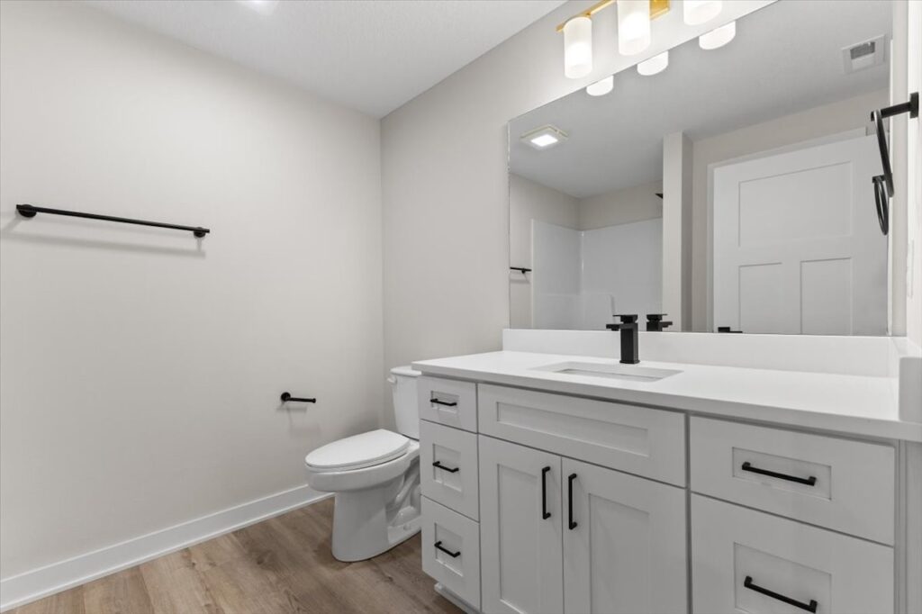 4513 NW 17th St, Ankeny, IA