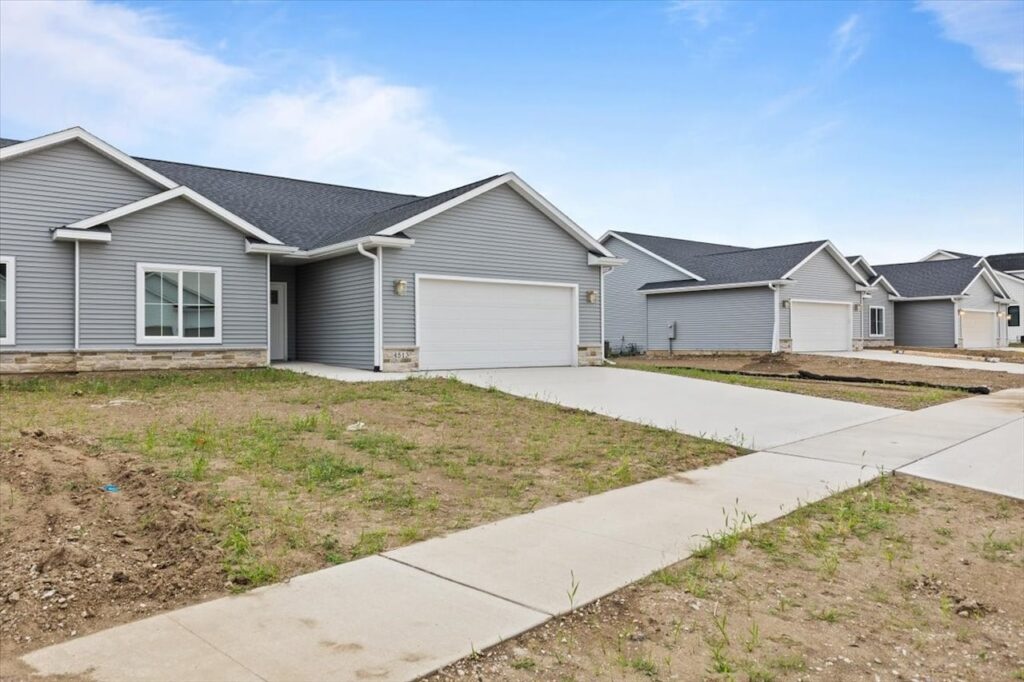 4513 NW 17th St, Ankeny, IA