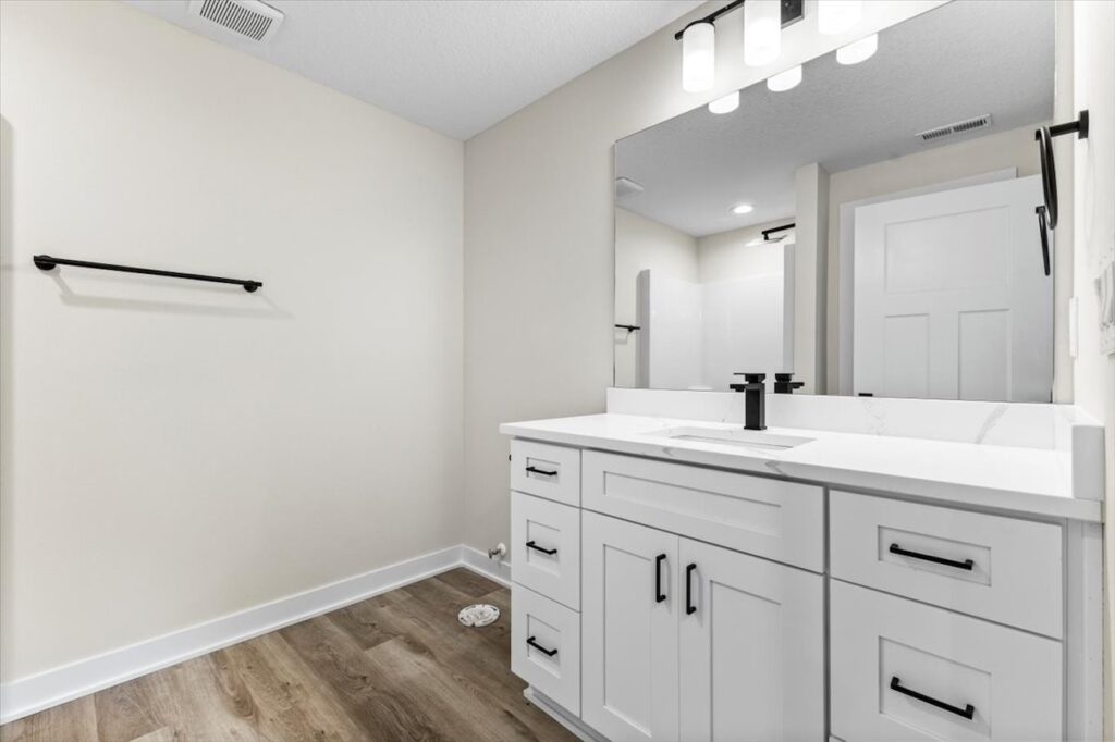 4518 NW 17th St in Ankeny, IA