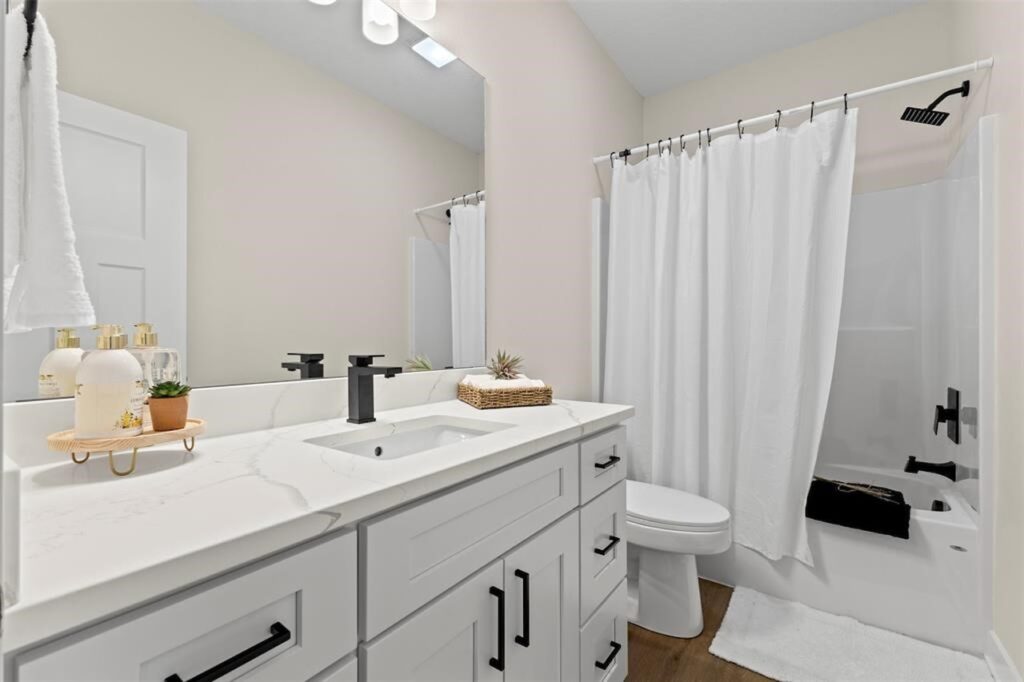 4522 NW 17th St, Ankeny, IA