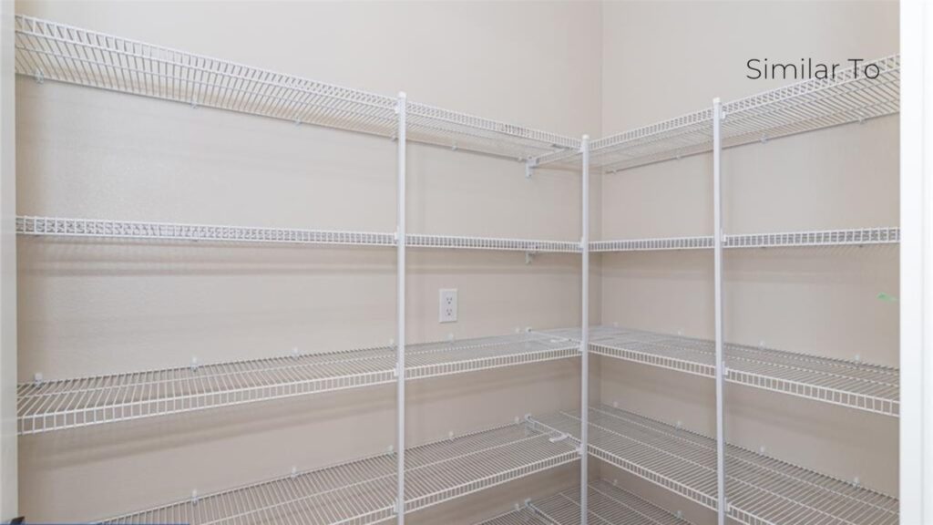 305 NW Lavelle Ct in Waukee, IA