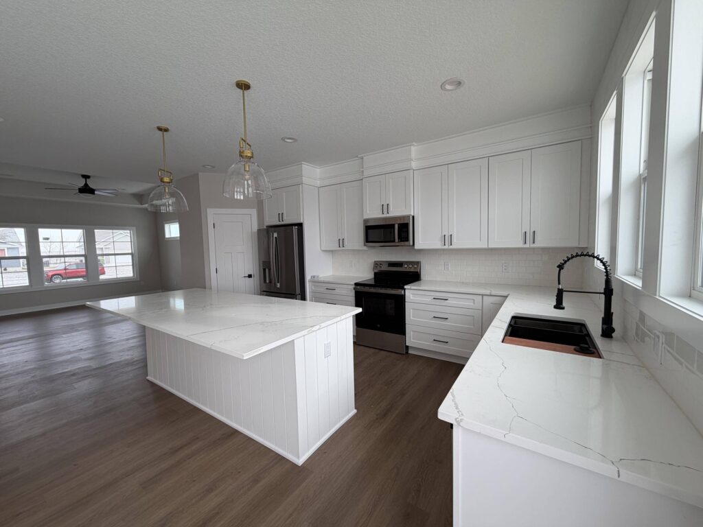 Move in Ready Homes and Available Homes for SALE Iin 806 Kingman BLVD Madrid, IA