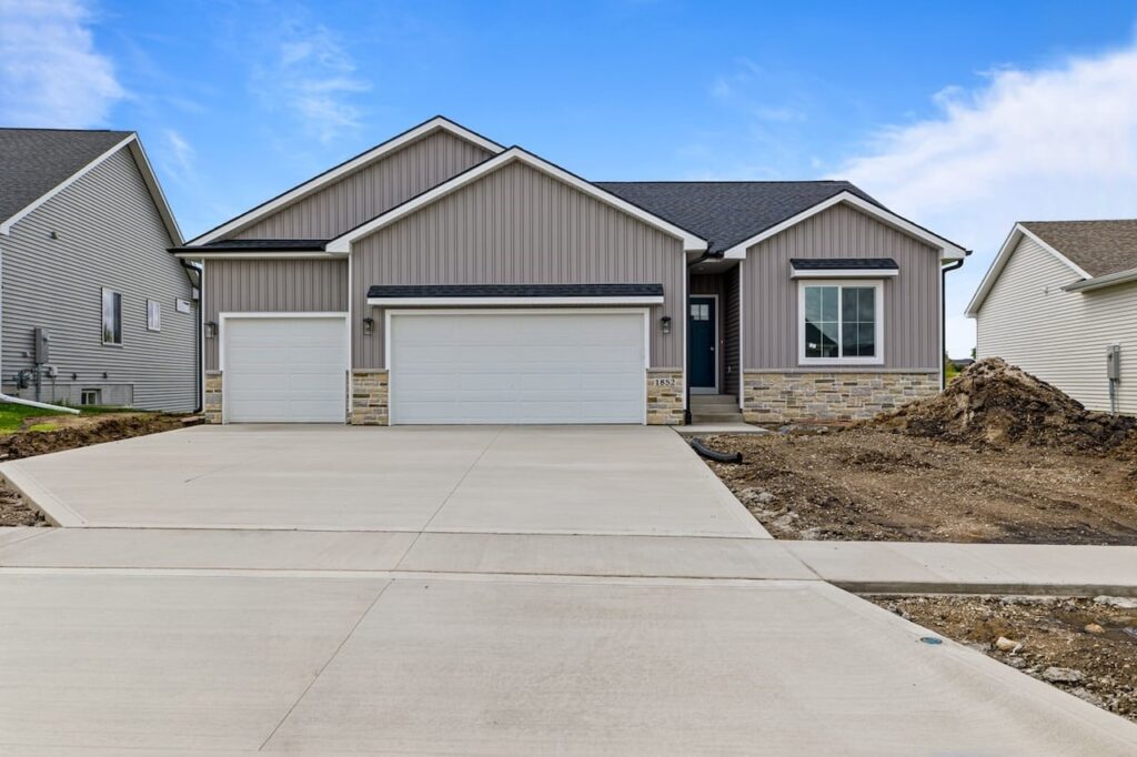 New and Available Homes for sale at 1852 Tuscany Dr SE in Altoona, IA