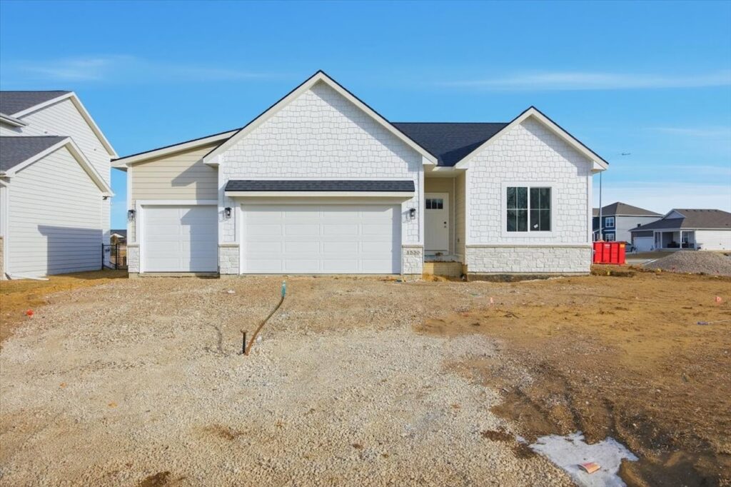 2575 N Ankeny Blvd #211, Ankeny, IA 50023, United States