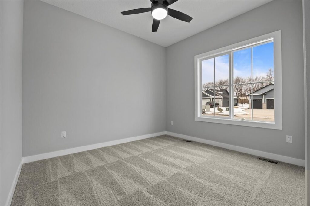 2575 N Ankeny Blvd #211, Ankeny, IA 50023, United States