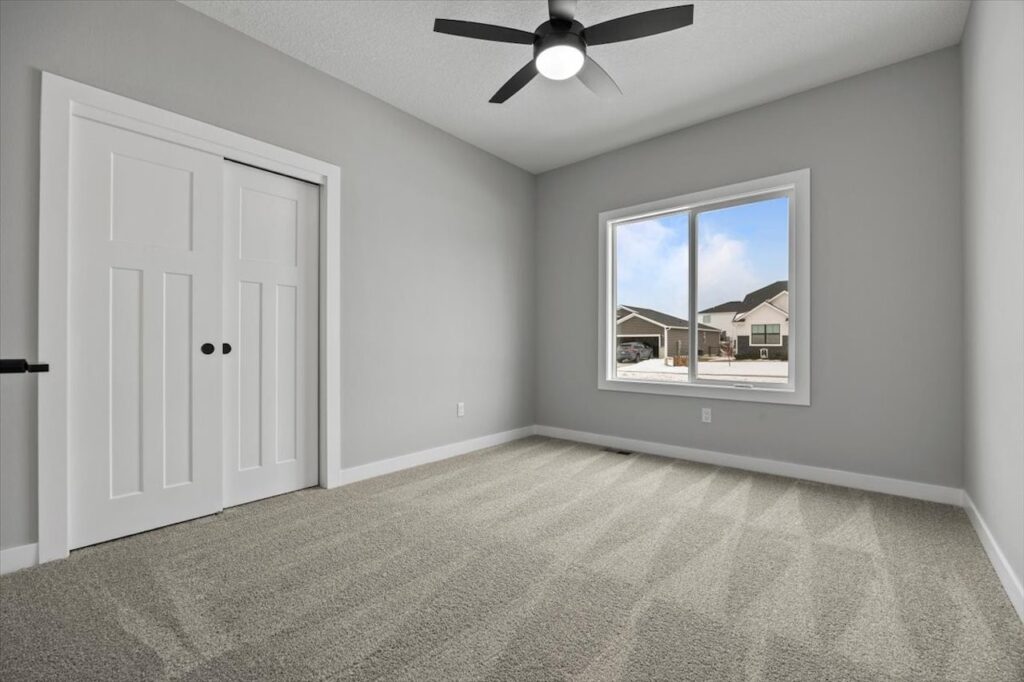 2575 N Ankeny Blvd #211, Ankeny, IA 50023, United States