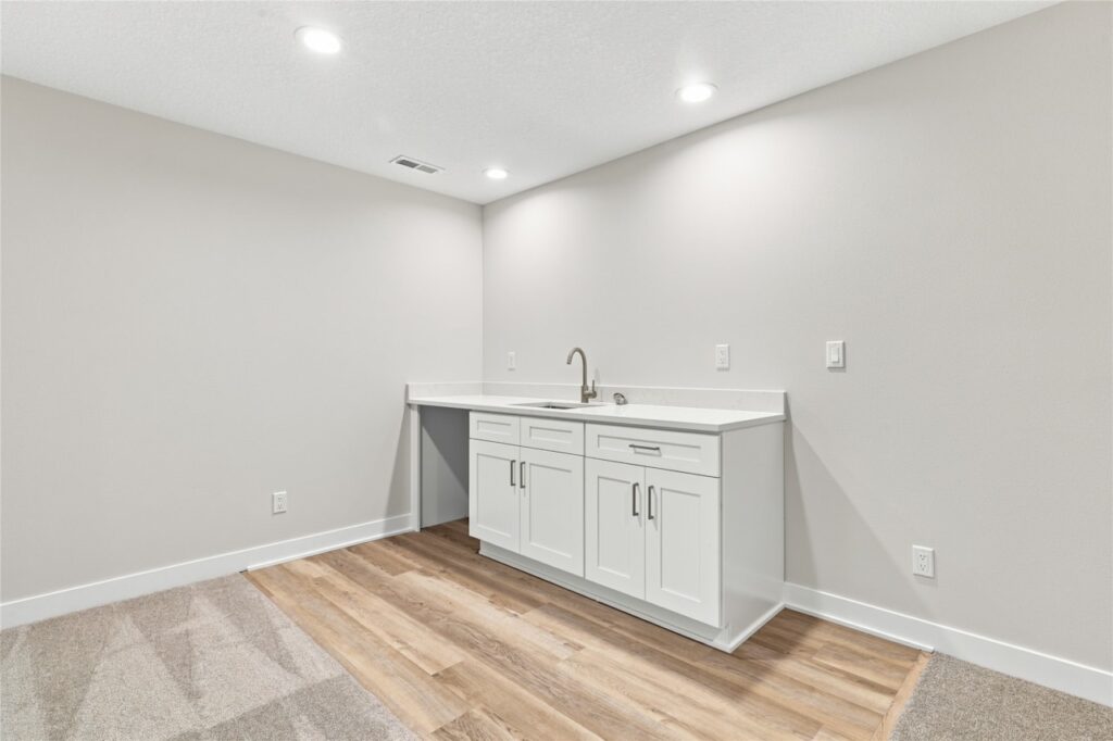 Available Homes For Sale at 580 NW Georgetown Dr in Waukee, IA