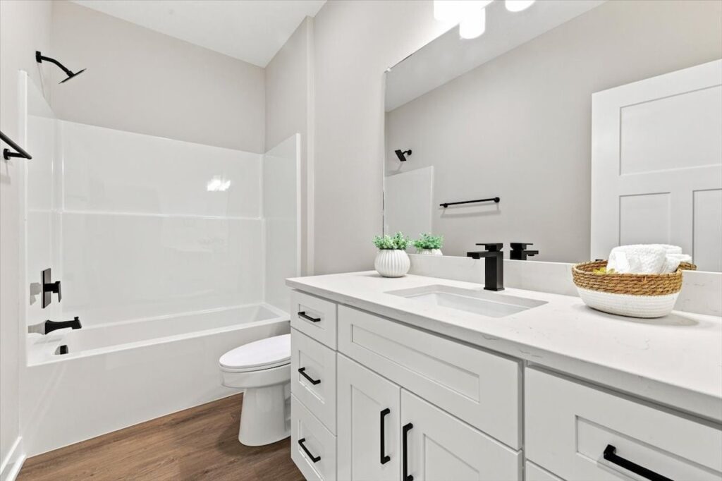 Available Homes and Move In Ready Homes for Sale at 1820 Tuscany Dr SE in Altoona, IA