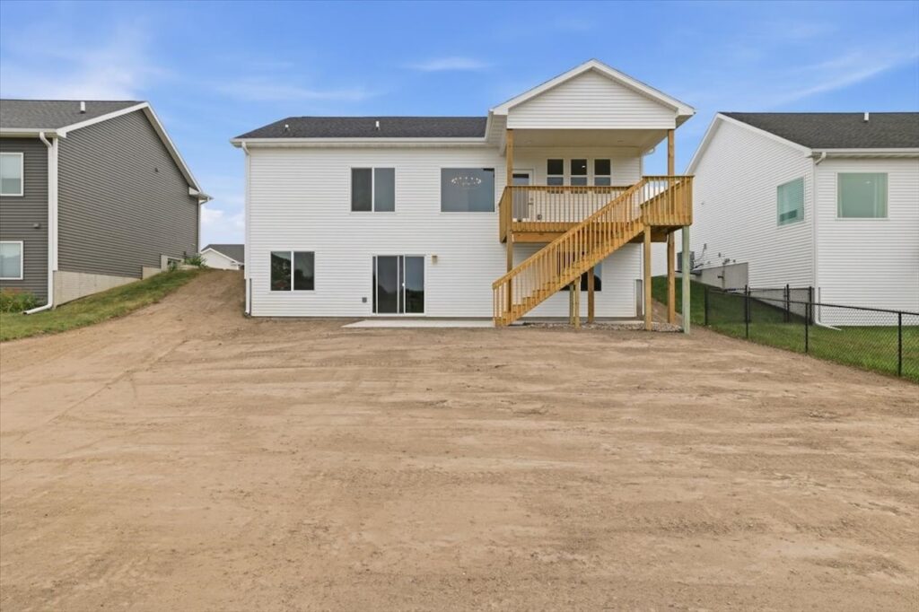 Available Homes and Move In Ready Homes for Sale at 1820 Tuscany Dr SE in Altoona, IA