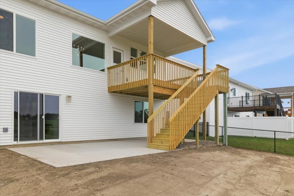 Available Homes and Move In Ready Homes for Sale at 1820 Tuscany Dr SE in Altoona, IA