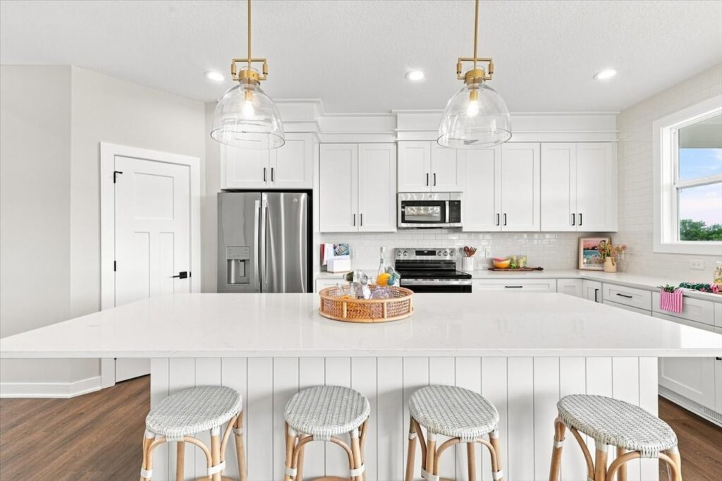 Available Homes and Move In Ready Homes for Sale at 1820 Tuscany Dr SE in Altoona, IA