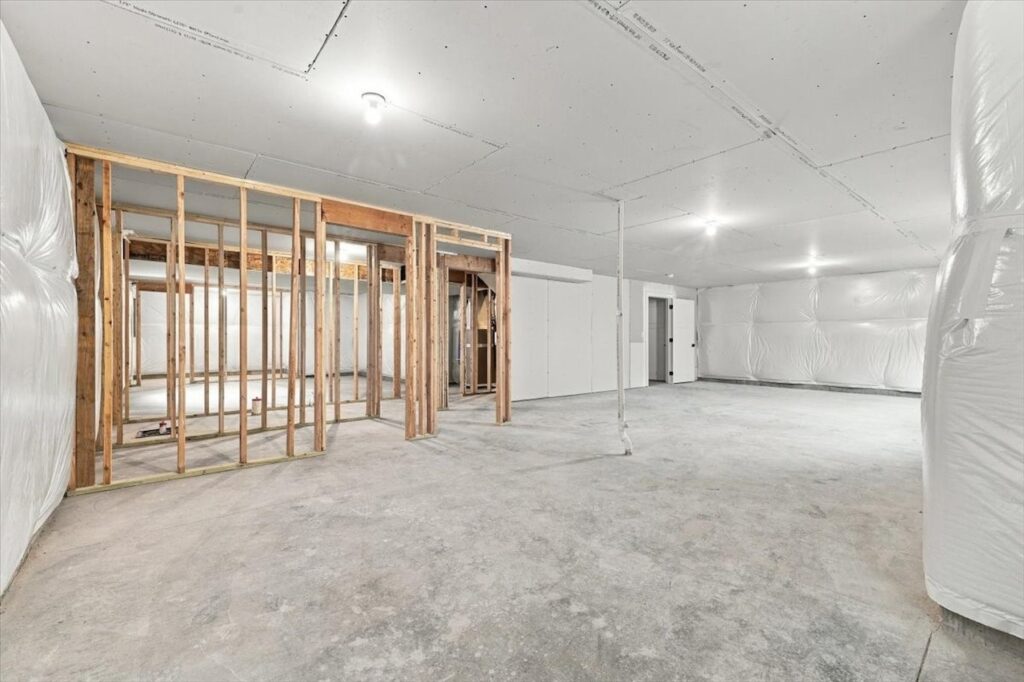 Available and Move in Ready Homes for sale at 1041 2nd St NE Altoona, IA 50009