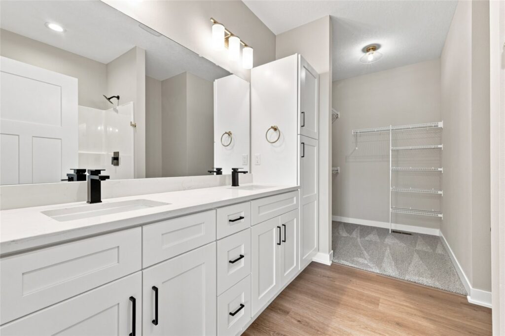 Available Homes and Move In Ready Homes for sale 515 NW Georgetown Dr in Waukee, IA