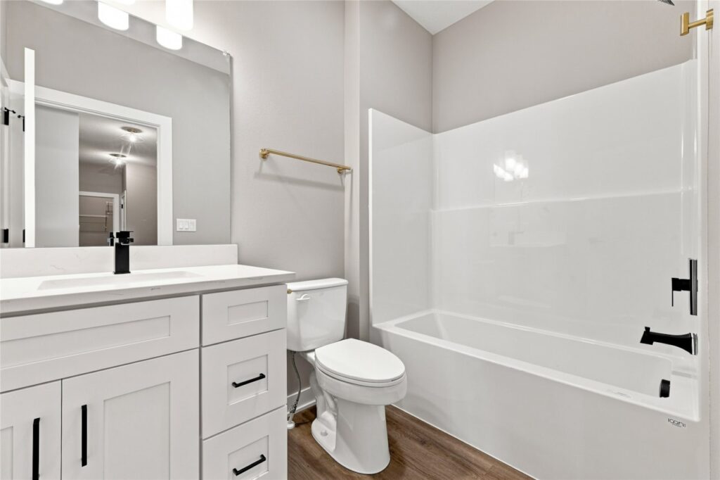 Available Homes and Move In Ready Homes for sale 515 NW Georgetown Dr in Waukee, IA
