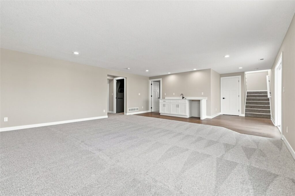 Available Homes and Move In Ready Homes for sale 515 NW Georgetown Dr in Waukee, IA