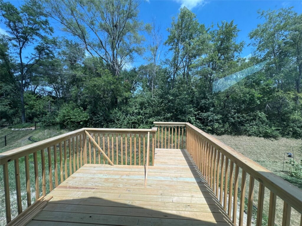 Available Homes for sale and Move In Ready Homes For Sale at 1041 2nd St NE in Altoona, IA