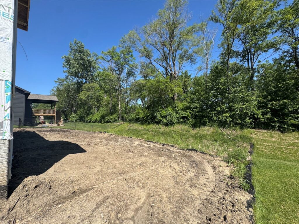 Available Homes for sale and Move In Ready Homes For Sale at 1041 2nd St NE in Altoona, IA
