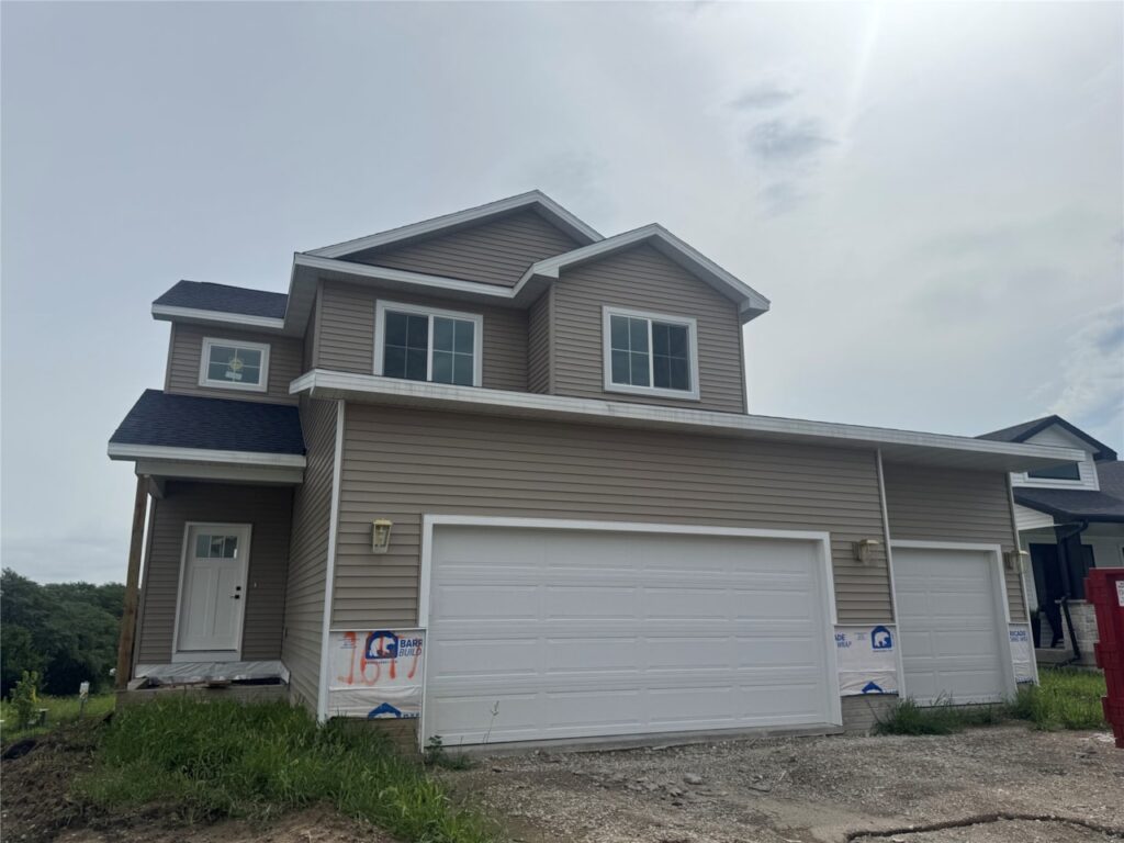 Available Homes for sale and Move In Ready Homes For Sale at 1647 20th Ave SE in Altoona, IA