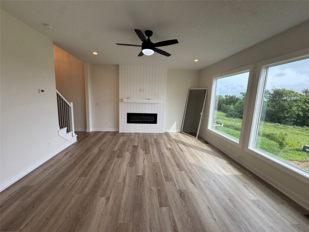 Available Homes for sale and Move In Ready Homes For Sale at 1647 20th Ave SE in Altoona, IA