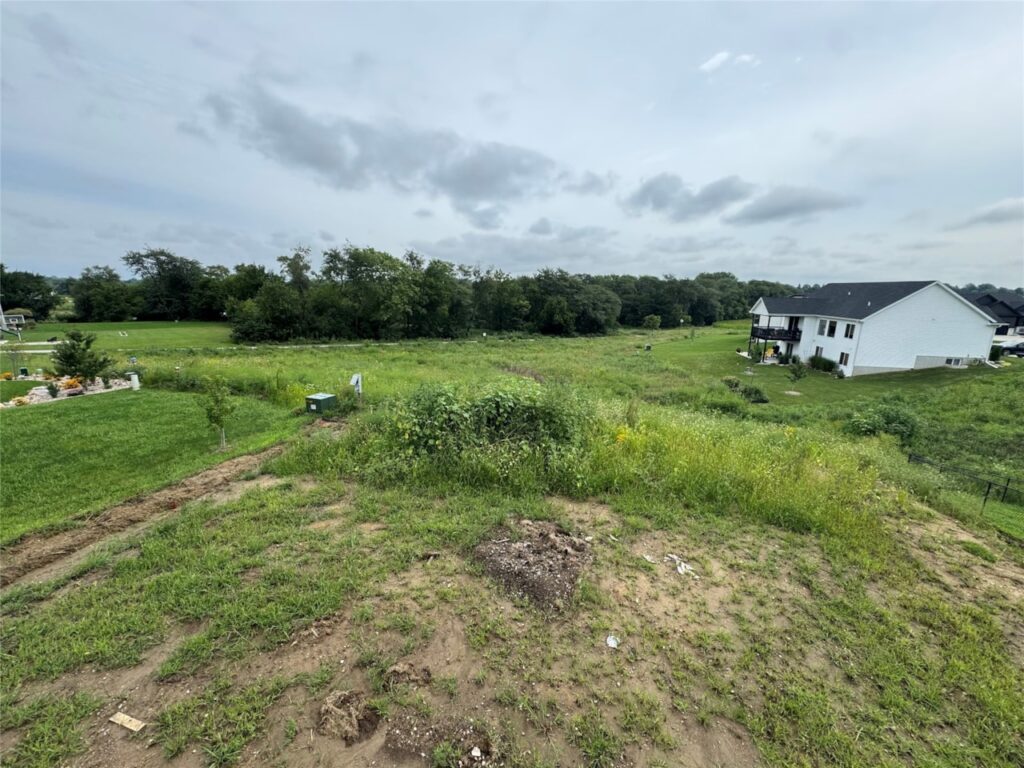 Available Homes for sale and Move In Ready Homes For Sale at 1647 20th Ave SE in Altoona, IA