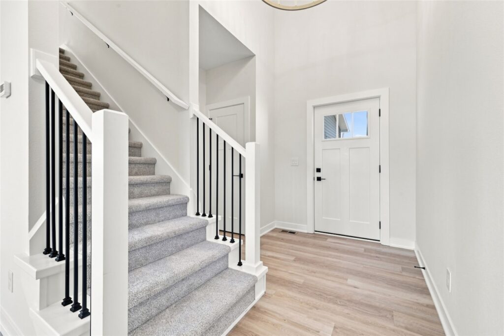 Available and Move In Ready Homes for sate at 1647 20th Ave SE in Altoona, IA
