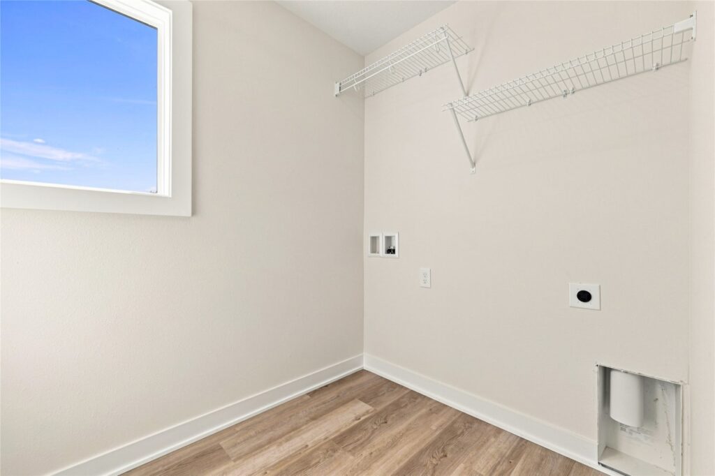 Available and Move In Ready Homes for sate at 1647 20th Ave SE in Altoona, IA