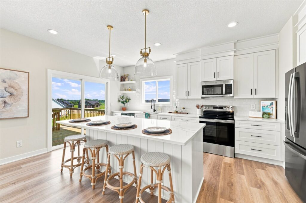 Available and Move In Ready Homes for sate at 1647 20th Ave SE in Altoona, IA