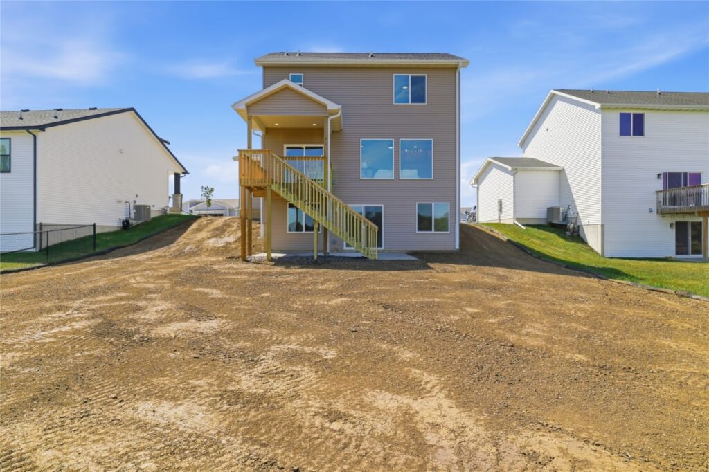 Available and Move In Ready Homes for sate at 1647 20th Ave SE in Altoona, IA