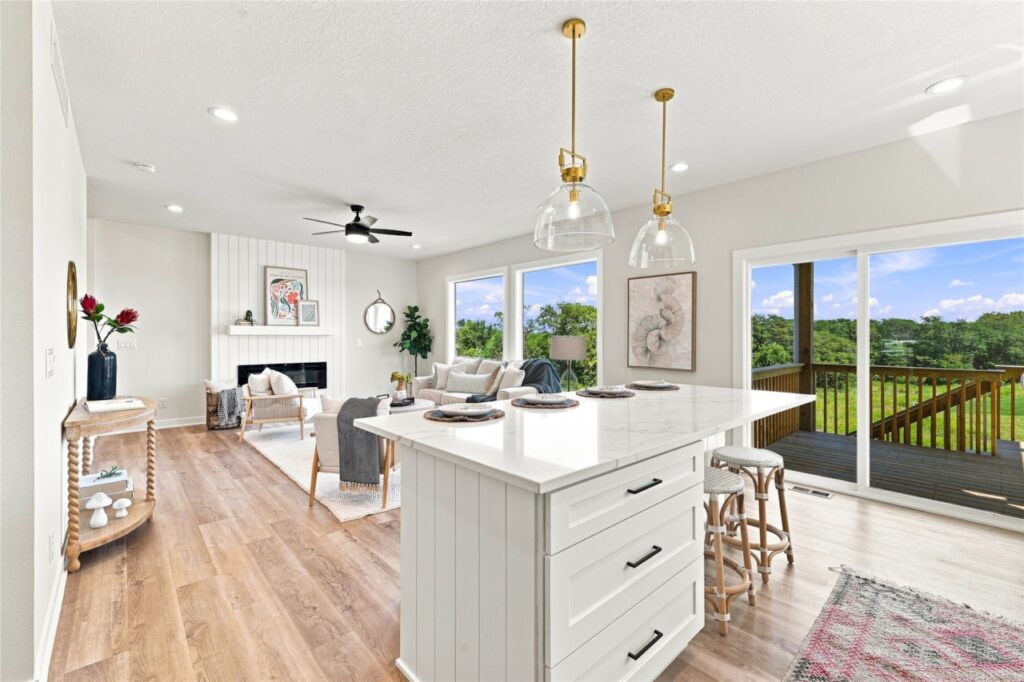Available and Move In Ready Homes for sate at 1647 20th Ave SE in Altoona, IA