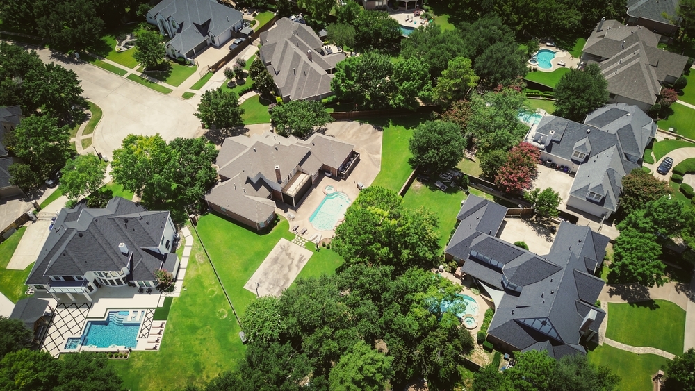 How to Decide Between a New Construction Home and a Resale Home in Des Moines Iowa
