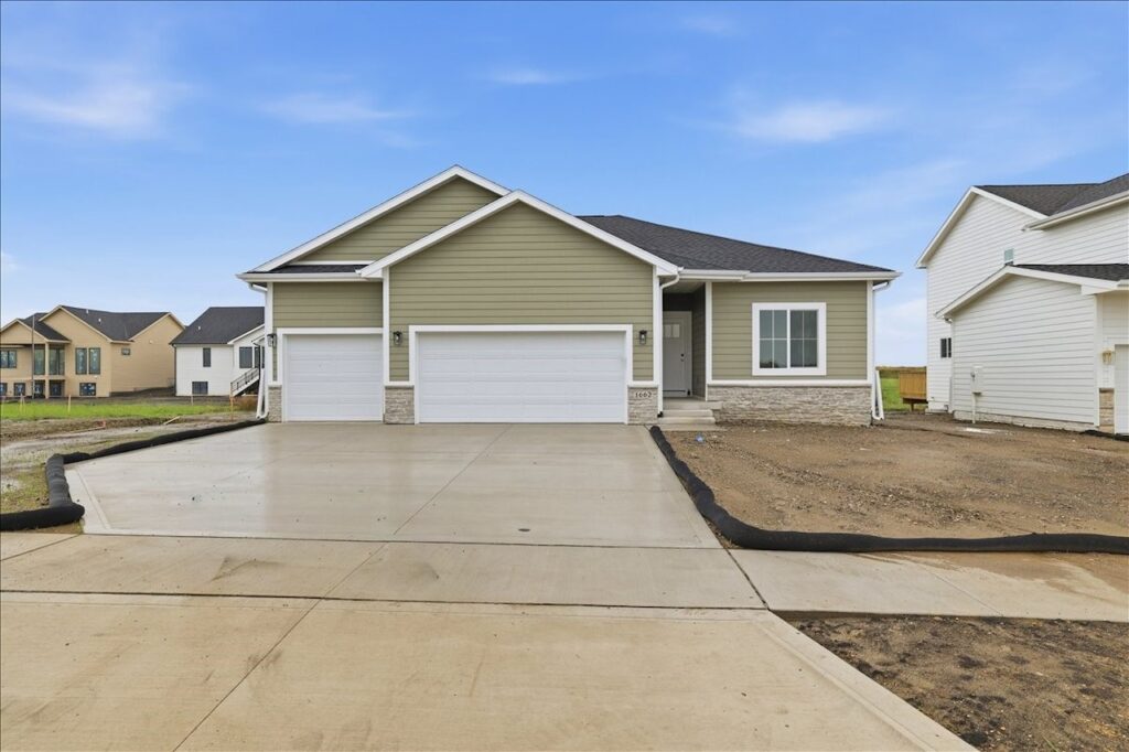 Available Homes and Move in Ready Homes for sale at 1662 SW Maplewood Dr in Grimes, IA